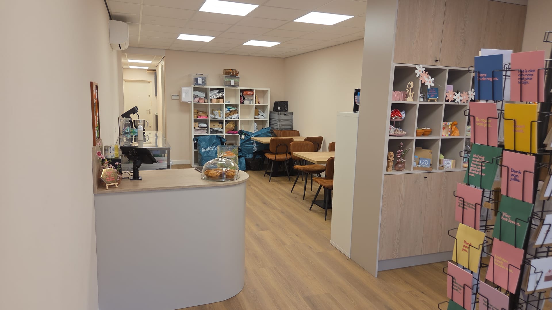 Vernieuwde winkel en ontmoetingsplek